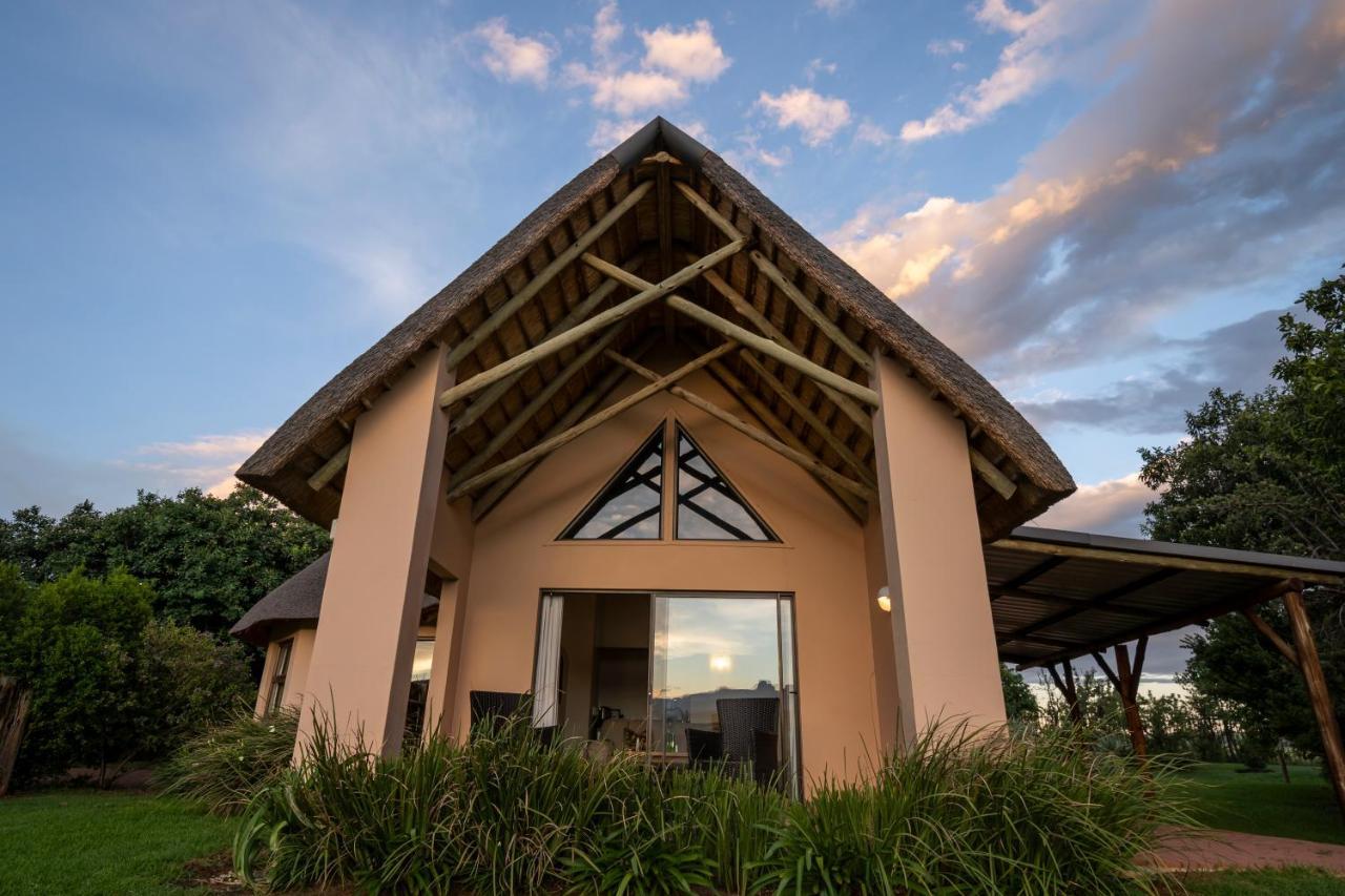 Bonjaneni Montusi Mountain Lodge מראה חיצוני תמונה