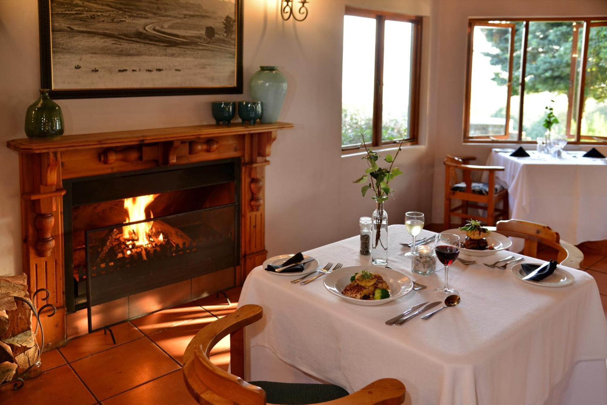 Bonjaneni Montusi Mountain Lodge מראה חיצוני תמונה
