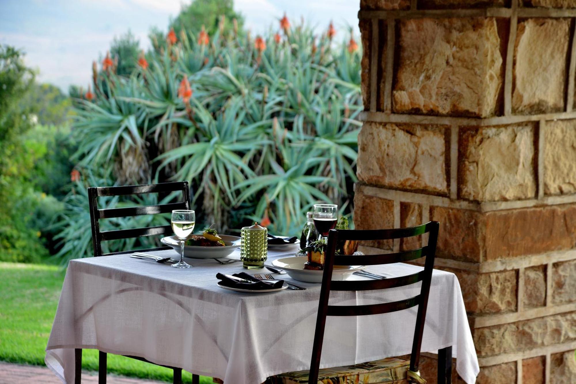 Bonjaneni Montusi Mountain Lodge מראה חיצוני תמונה
