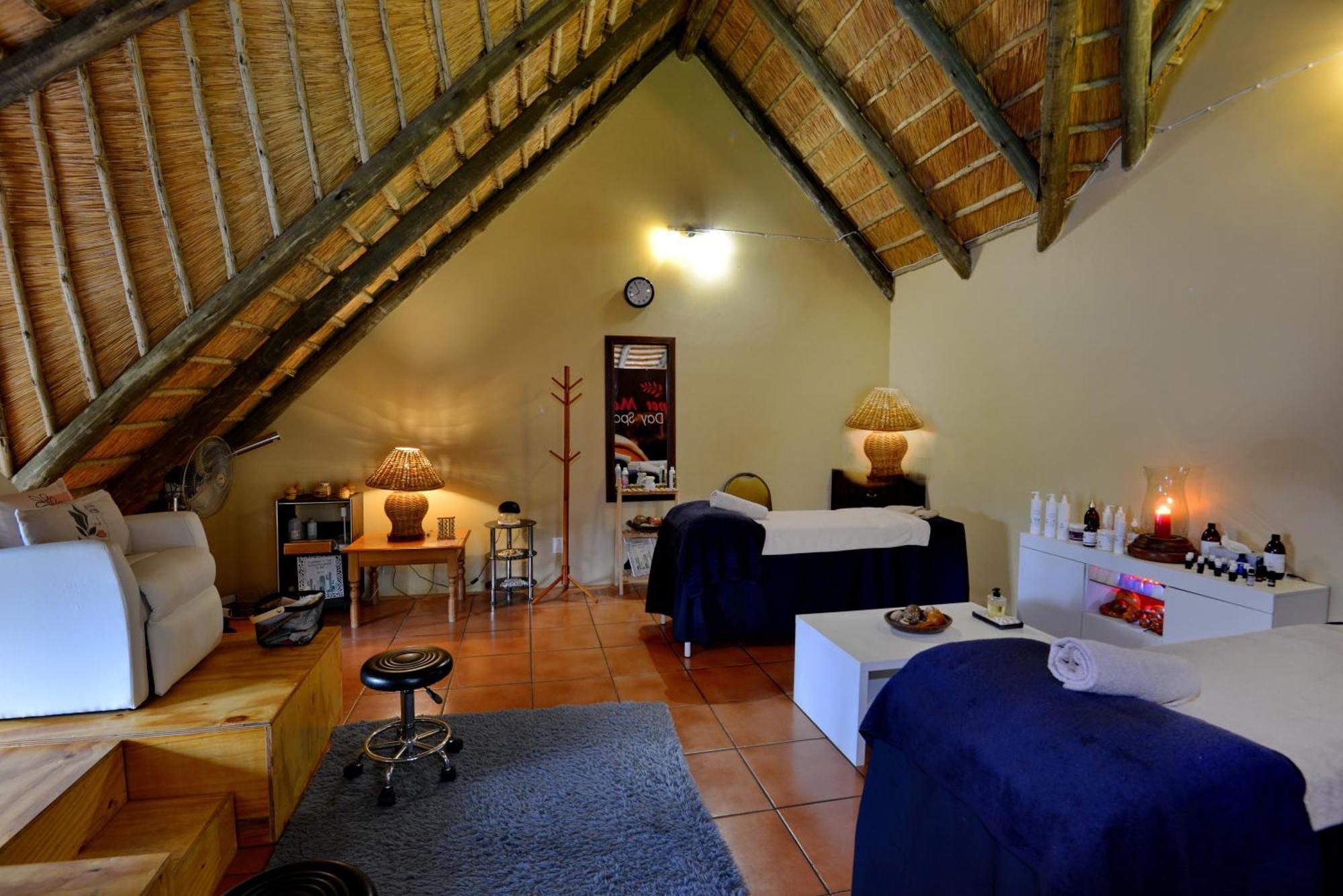 Bonjaneni Montusi Mountain Lodge מראה חיצוני תמונה