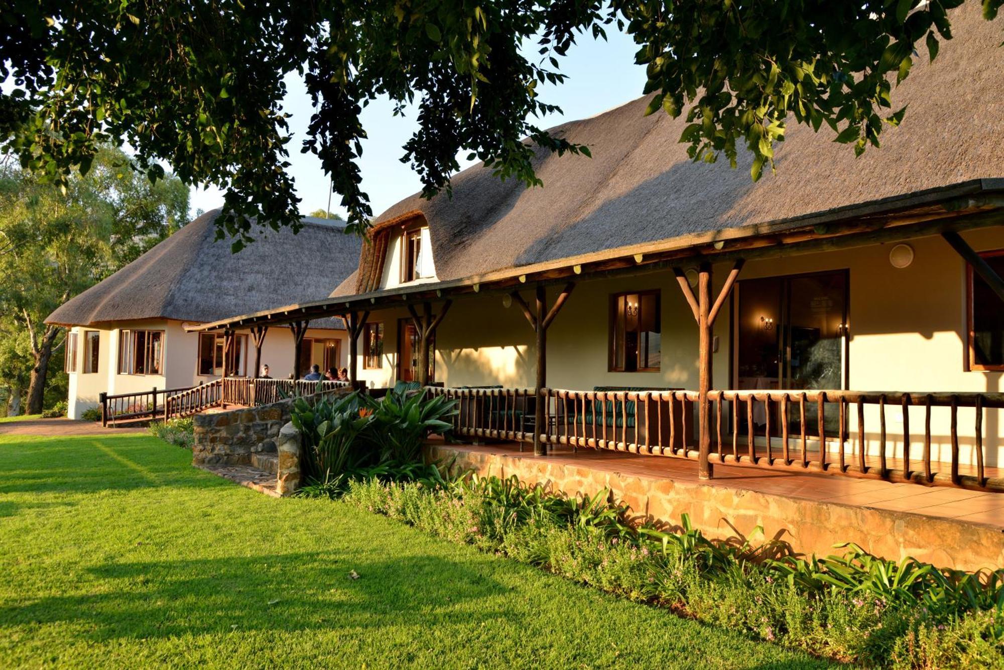 Bonjaneni Montusi Mountain Lodge מראה חיצוני תמונה