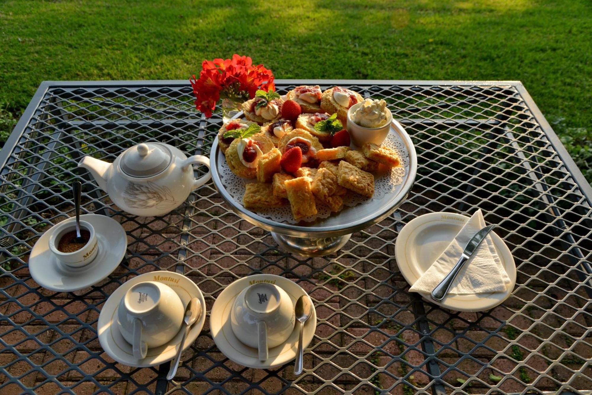 Bonjaneni Montusi Mountain Lodge מראה חיצוני תמונה