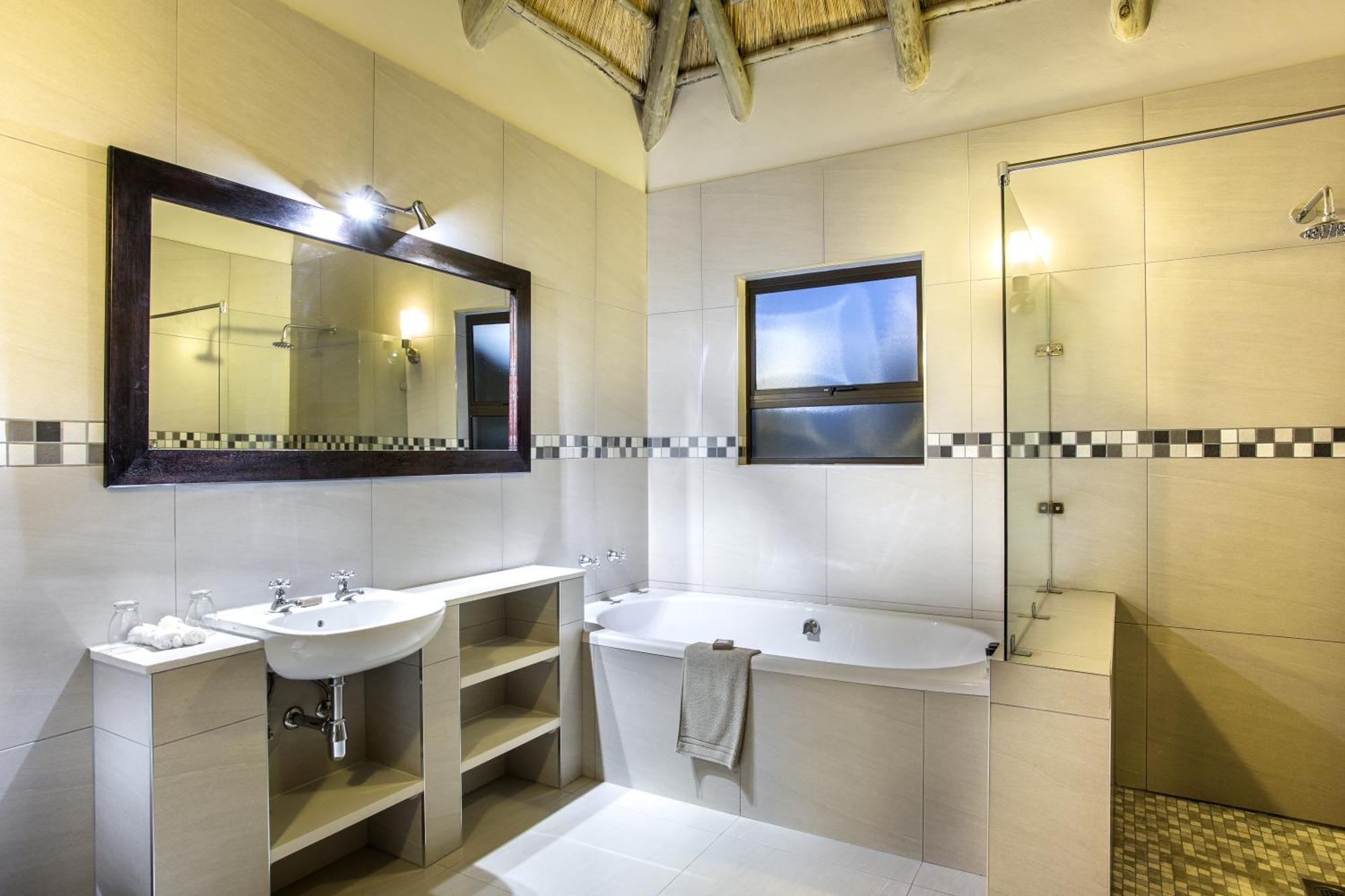 Bonjaneni Montusi Mountain Lodge חדר תמונה