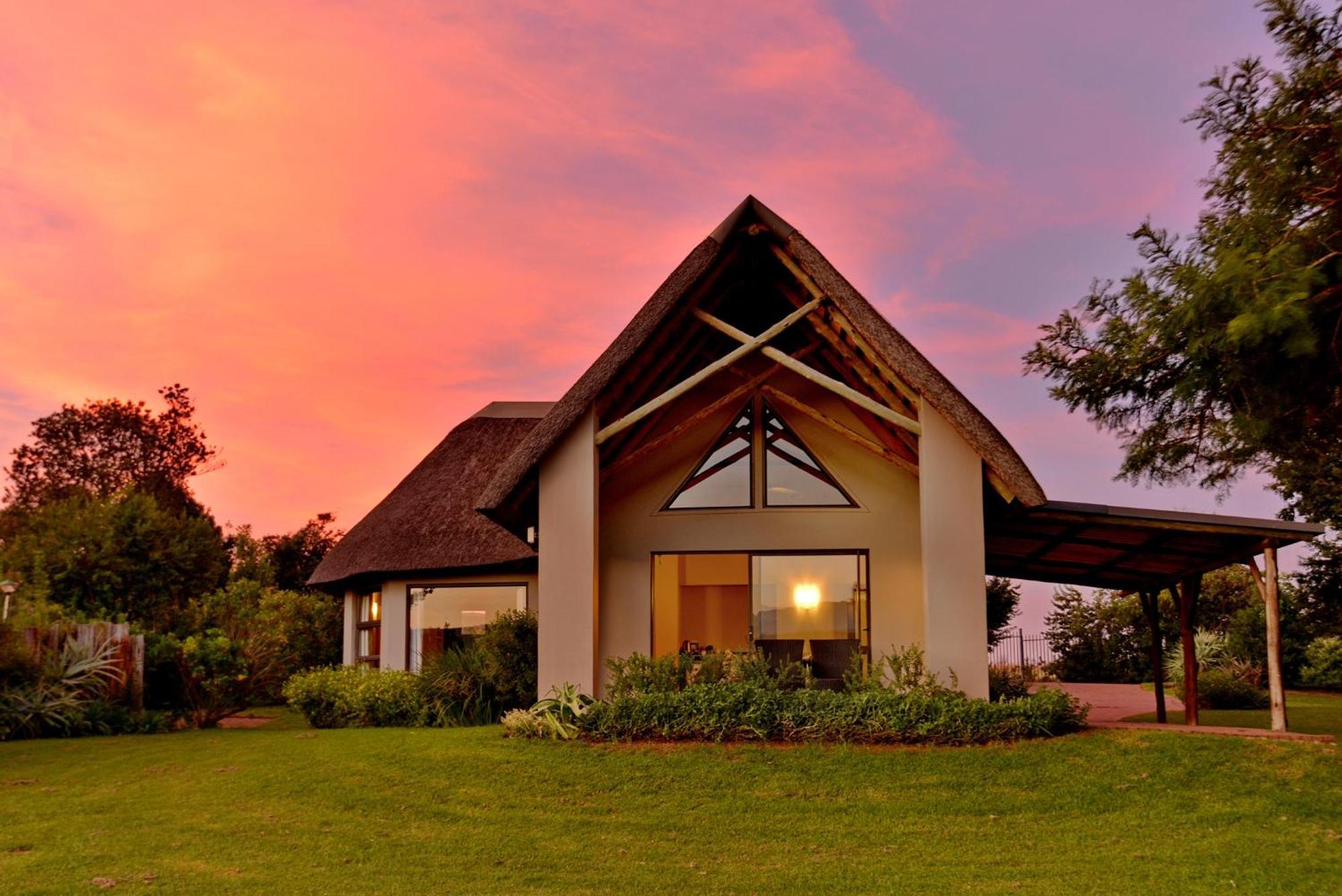 Bonjaneni Montusi Mountain Lodge מראה חיצוני תמונה