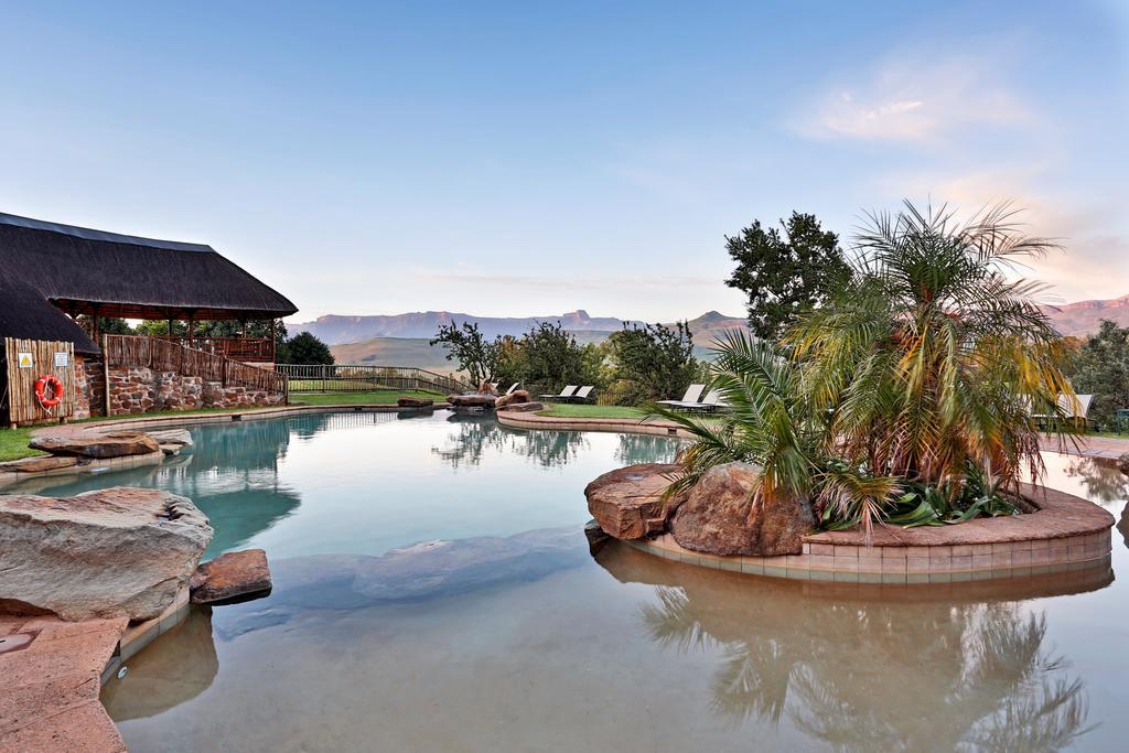 Bonjaneni Montusi Mountain Lodge מראה חיצוני תמונה